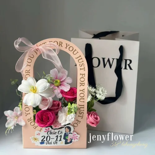 Giỏ Hoa Chữ – Món Quà Tinh Tế, Độc Đáo Gửi Trọn Yêu Thương Bền Đẹp Vĩnh Cửu